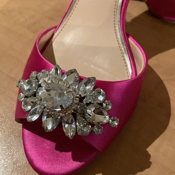 Badgley Mischka Jewel Heels - Picture 4 of 9